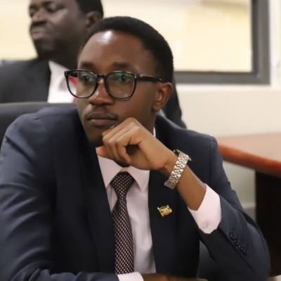 LLB Student @UCUniversity l Alum @SMASK_School & @NKPS l Passionate about @Law and @Economics
