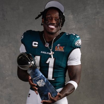31. Father. Husband. Gamer. Sports. Fantasy Football. #FlyEaglesFly LII, LIX, __ #RingTheBell I follow back!