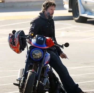 Keanu Reeves (born September 2, 1964, Beirut, Lebanon) is a Canadian Actor who found his greatest success in comedy, science-fiction and action movies🇺🇸🇺🇸