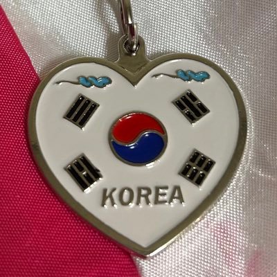 どこにでもいる普通の崇韓マゾチョッパリです 大韓民国様に身も心も全て捧げます❤️💙 畏れ多くも韓男様のチンポで犯してもらいたいです❤️💙 テーハミングマンセー❤️💙 나는 한국인의 성기를 사랑합니다💕 나는 위안부입니다🇰🇷 #チン凸待ってます