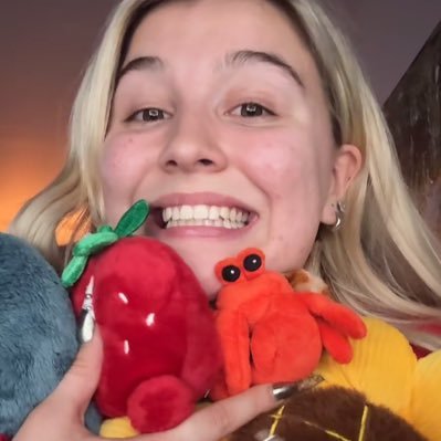 “ur hair is so beautiful oh my god” @annemarie “your dark features are so stunning” @BaserCaity