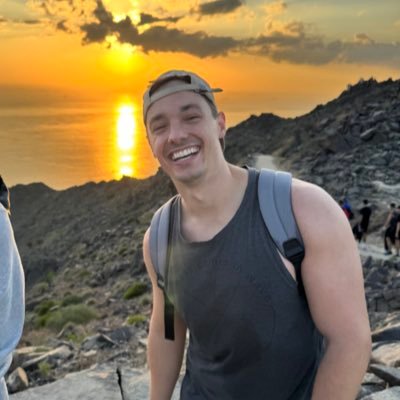 Youtuber, amante de cinema, intuitivo e pisciano.