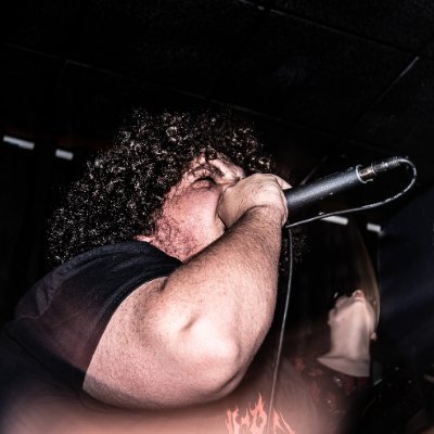 Metal vocalist. 19 years old. i scream for the band @restricteddxc