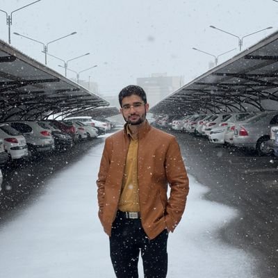 reza81jafari's profile picture. معلم