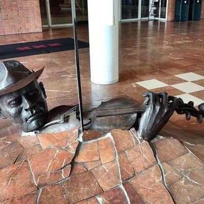 IgorSmidt79376's profile picture. 