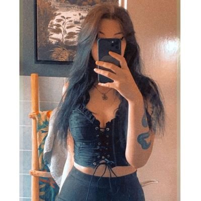 Graphic designer
💫Professional graphic designer🥀
💫3D modeller / Animator 🥀
💫Commissions open 🥀
💫Vtube works /Vtuber mod DM FOR WORK 🥀
💫Dm me for more i