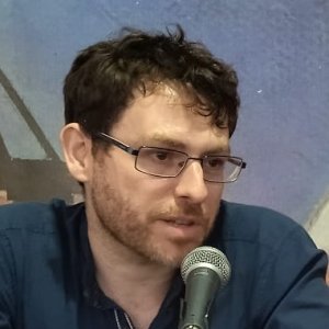 Profesor de Relaciones Internacionales (UCM). Asturianu de Morcín. Socialista, europeísta, federalista. #oficialidá ye #igualdá.