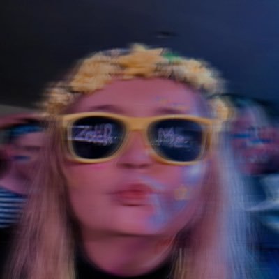 melinightt's profile picture. j’essaie de m’adoucir mais l’humain m’rend noir