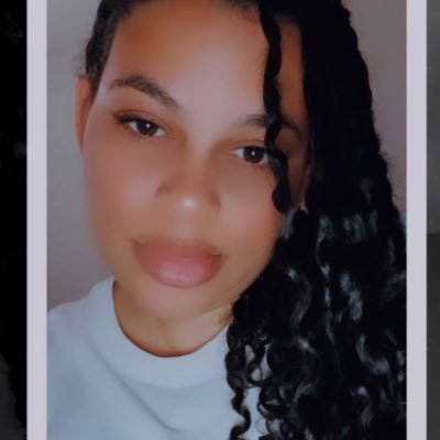 Drinking my water and minding my business as you should!! 🩷💯
