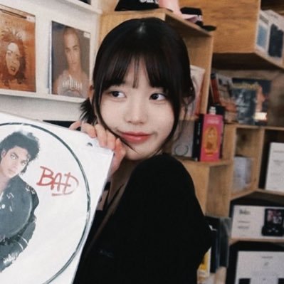 suzzzzzzzzzy's profile picture. 잡덕입니다 야빠+코덕+뮤지컬+배우+아이돌 다 좋아해요 잘 생기거나 예쁘면 더 호감🤭