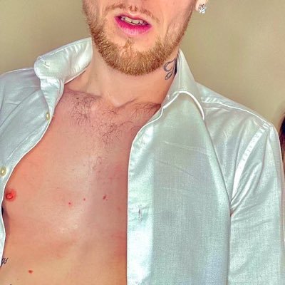 💍 Happily Married • 🎥 Amateur Content Creator • 🌿 420 Lover • 🖤 Married & unfiltered • 🔗 Links below • 📩 DM for collabs | @Yourlocalcouple | NO MEETS
