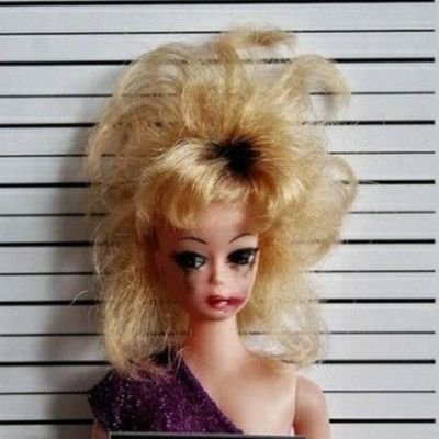 shesyahhh's profile picture. It's either I'm falling in love or I'm falling apart