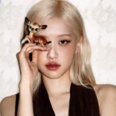 amoyslife's profile picture. m—ake believe ! ⸼ . .♡̶ 𝗁𝖾𝗋 𝖻𝖾𝖺𝗎𝗍𝗒 𝖼𝖺𝗇 𝖻𝖾𝗐𝗂𝗍𝖼𝗁 𝖾𝗏𝖾𝗋𝗒𝗈𝗇𝖾 𝖺𝗍𝗍𝖾𝗇𝗍𝗂𝗈𝗇, 𝗌𝗁𝖾 𝗀𝗈𝖾𝗌 𝖻𝗒 𝗍𝗁𝖾 𝗇𝖺𝗆𝖾 𝓐mora 𝓑rielle ｡