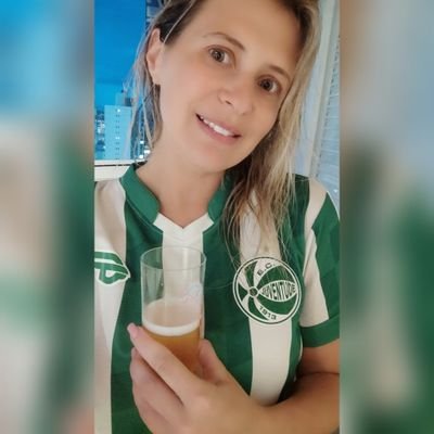 🦍🐶🥰🐶 🇳🇬esquerdista, apaixonada pelos animais, pela fauna silvestre, pela floresta e pelos direitos fundamentais. Amo a natureza e o natural!