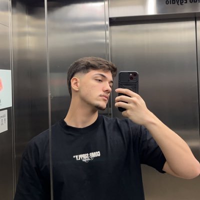 FelipeSlzar's profile picture. Estoico, palmeirense e dev