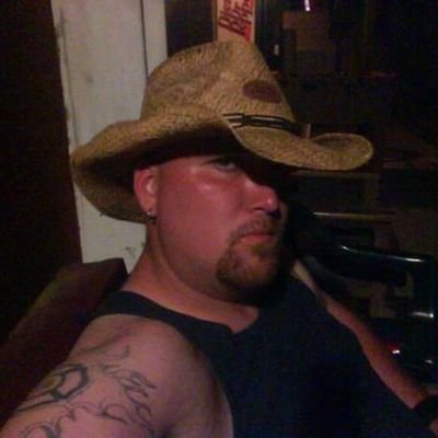 #Bitcoin
#Acorns
#ChoiceHotelsGuestServices
Former Fireman
MMA fighter (former amateur)
Father to 1 handsome son
Author
Freelance photographer
