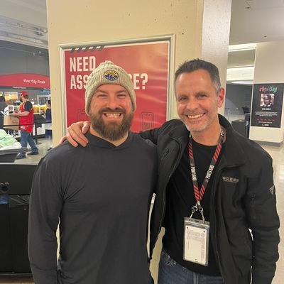 Sports & entertainment host on @ripcityradio620 weekdays 3:00 PM - 6:00PM PST. @TrailBlazers Studio Host.
https://t.co/WGZW7K2tIZ
