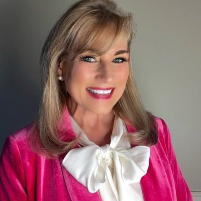 Realtor 20 yrs. in Kansas City MO & Kansas. Christ Follower, Dog, cat & Gen Z Mom, serving others happy place, Sober Chick #KimWinnettHomes
