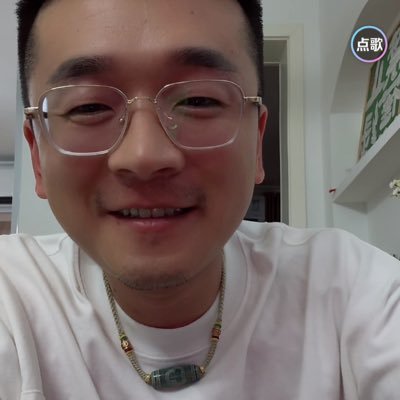 soarsky2342's profile picture. 政经领域观察者，抽丝剥茧，挖掘政策与经济脉络。乐观态度，笑看云雨，悠听潮落。