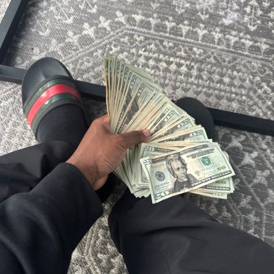 was a getting money ah jit till I fell inlove wit da bowls 🦉 real zap 🩸