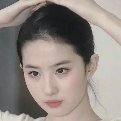 Olivia69812's profile picture. NFT curator harvesting sustainable returns