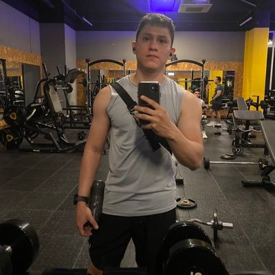 idcastro26's profile picture.