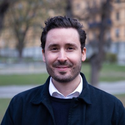 Fokuserar på att förvalta och utveckla Pro/Private Banking på @avanzabank. Poddkollega till @PhilipScholtze där vi delar insikter och pratar om marknaden.
