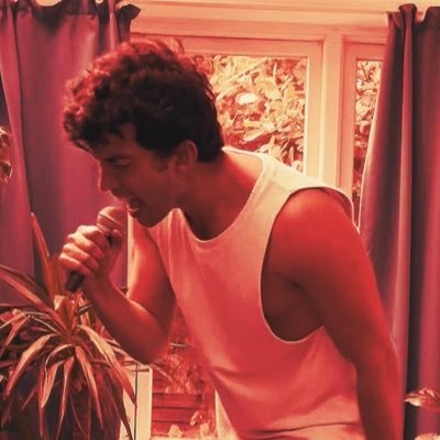 danieljdeakin's profile picture. Don't use this anymore. Please follow on Tiktok or Instagram linked below.