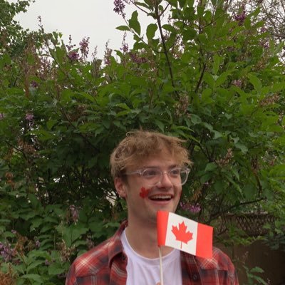 is life @ Living by artwork🖌🎭 La art worker & @. Dm for collaboration 170 Painter@s🎨 Quebec Canada| 135|