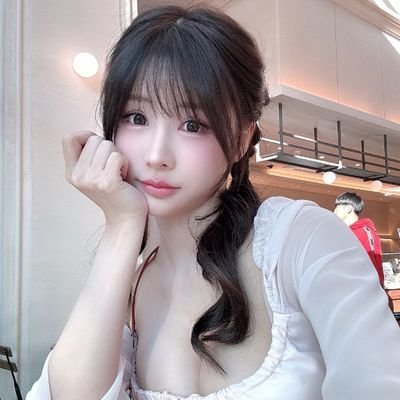 SandyEscort understands that the desire for pleasure is as equally important as the desire for food or shopping. You can DM me, if you want some erotic experien