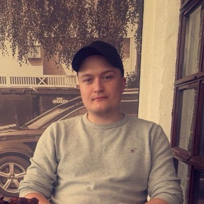 LFC❤️ OG LSK💛🖤 Deler oddstips på X og https://t.co/Ce1bmATLfT Spesialitet: Fouls Spill………… Månedens Oddspodder Nov 24🏆 Delt Sølv Feb 25🥈 Bronse Aug 25🥉