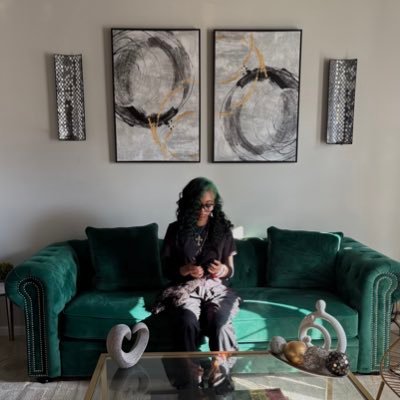 ππ¦. Profile
