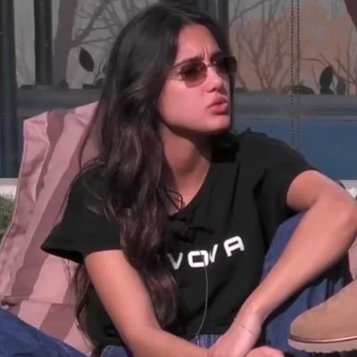 a doida que ama reality show e acompanha vôlei FEMININO