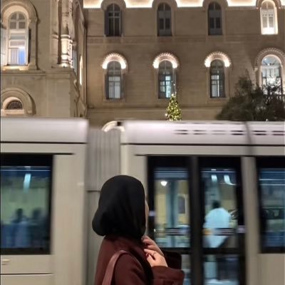 الناس الخطأ لا يمكن يحبوك صح .