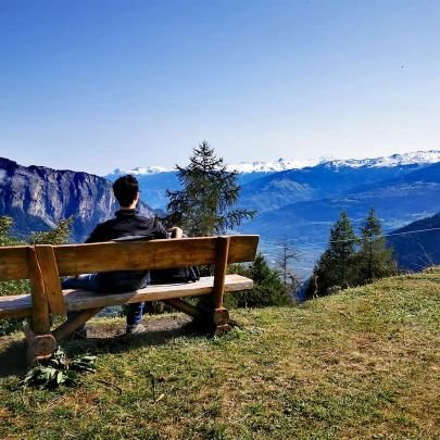 Humain de 39ans en voyage sur Terre 🌍. Joueur de jeux vidéo. Pongiste 🏓. Voyageur🏝️. Né en Suisse🇨🇭. Et toi ?