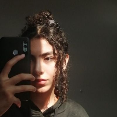 _imneg's profile picture. تیکه های رویای غیر ممکن که محقق نشد

https://t.co/mbAdPi63pI