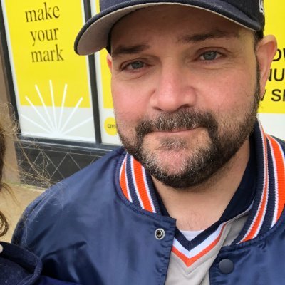 Detroit sports diehard from the other side of the river 🇨🇦
Tigers STH🐅
Best friend to a senior dachshund🌭🐶
Married to my dream girl❤️
Live and let live 🌎