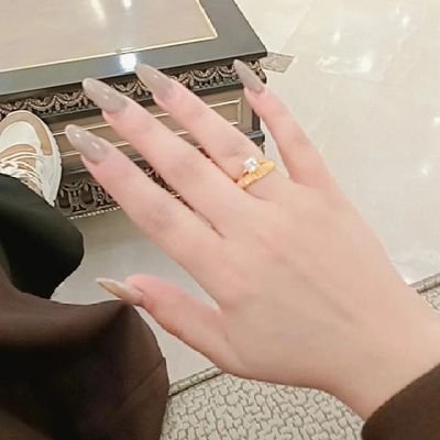 weaam8033022344's profile picture. الذاكرة ملعونة
تضعنا أمام جراحاتنا في الوقت الذي تشاء✨️
