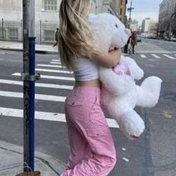 Sheeshachr4a's profile picture. 