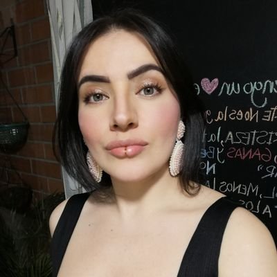 LauraRios1791's profile picture. Que importa la eternidad de la condena a quien ha encontrado en un segundo la infinitud del goce. 🖤
