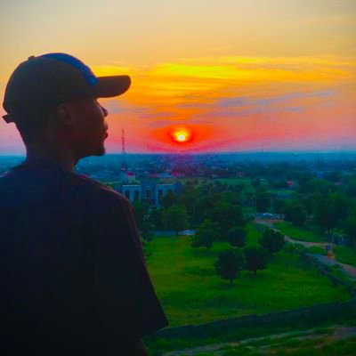 _Oumar_Pharouk's profile picture. Medics/Forex Traders/Medical Student/Serious on X Don't  Joke With Me/Shoes and Caps Vendor