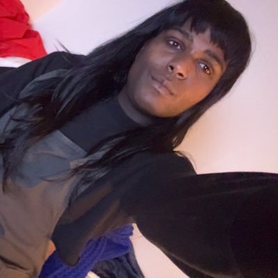 Reganomixlambos's profile picture. love looking at all the sexy pornos 🫣