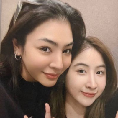 js1swj1's profile picture. FayeYoko 🫧🐹🦋🤍🌻💛