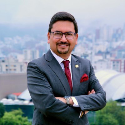 Abogado y Consultor Político. Ex Asambleista. Ex Ministro de Trabajo. ex Gobernador de Azuay.