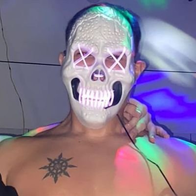 Leó Profile