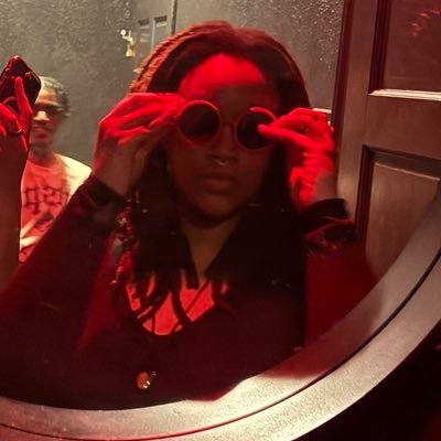 WU‘23🦅Just a hard headed girl with goals ☀️ ♓️ 🌙 ♋️ 👆🏽♌️ ||🏳️🌈||BLM|| forever an advocate|| local weirdo|| a woman leaning bisexual 🫠🥲