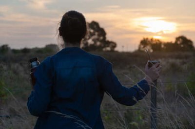 Entrerriana de corazón. Amante de los animales, el mate y los paisajes de nuestra tierra. Defendiendo siempre el trabajo, la industria y nuestra gente.