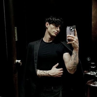 𝐉𝑎𝑚𝑒𝑠 𝐑𝑜𝑚𝑎𝑛𝑜𝑓𝑓 Profile