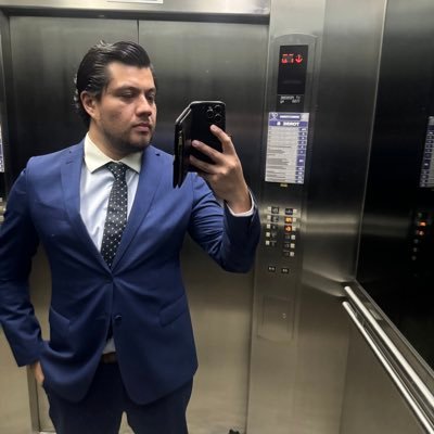 Abogado | Oaxaqueño | DDHH y Argumentación | Secretario TCC| Melómano | Teatro, ópera, básquetbol y academia. 🎙 @CortePlural “Toda idea merece un examen”.