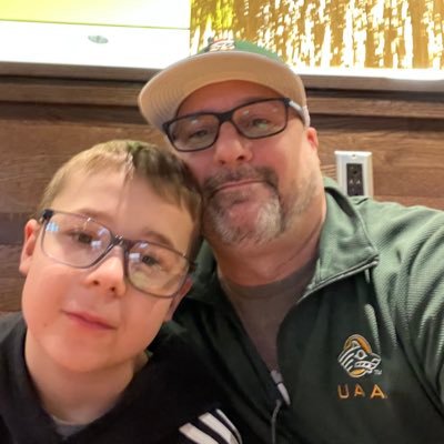 #Billsmafia, #NYYankees, Former USAF firefighter, Anchorage AK. Father of 3. #Desantis2024. Buffalo NY. #Independent #NeverTrump